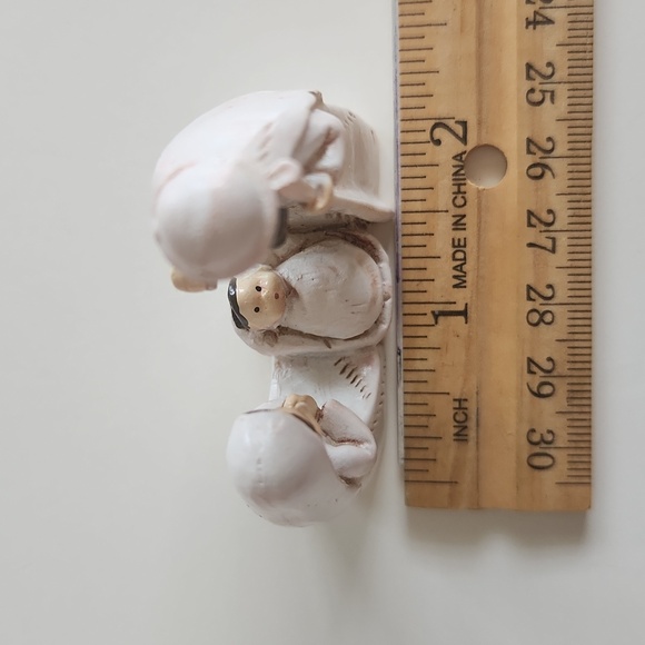 NEW! Holy Family Resin Figurine - Picture 8 of 10